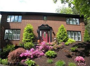 172 Woodshire Dr, Pittsburgh, PA 15215