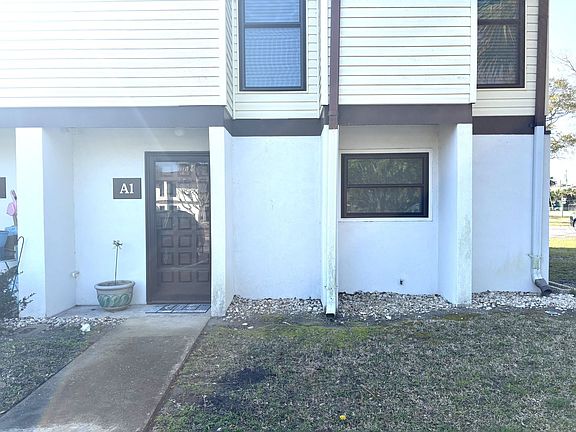 2nd image of 1012 Possum Trot Rd APT A1