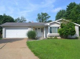 30 Lemon Tree Dr, Saint Peters, MO 63376