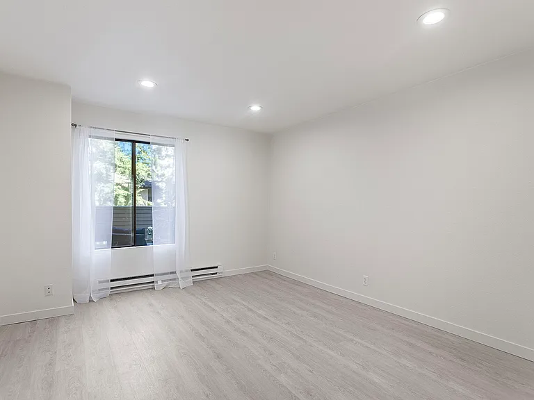 10508 NE 32nd Pl #G102 — Photo 6
