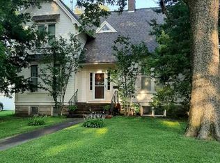 502 N 3rd St, Clinton, MO 64735