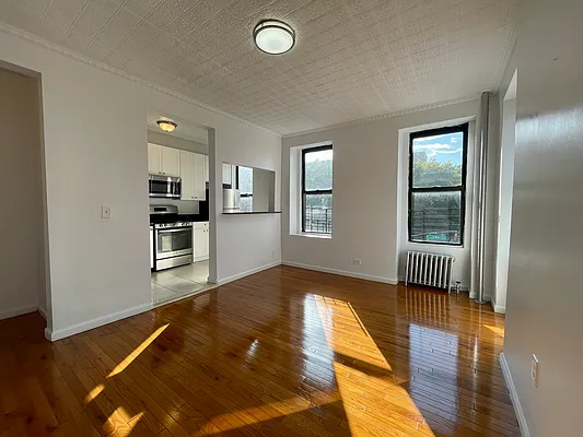 Rented by Bond New York | media 1