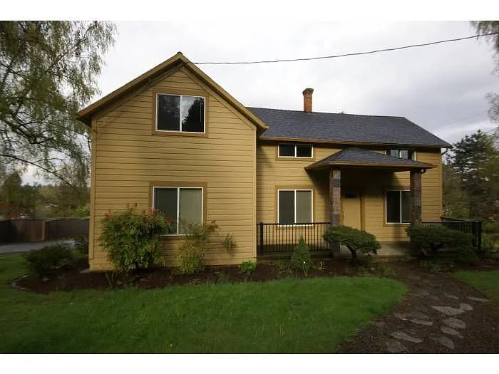 20930 Willamette Dr photo 1