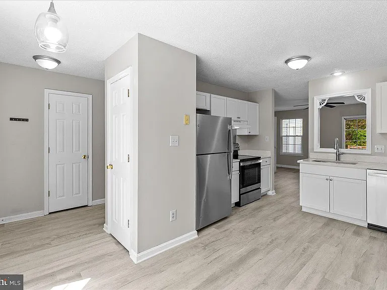 229 Sherando Cir — Photo 8