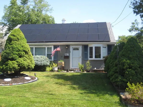 29 Meetinghouse Lane, Milford, CT 06460