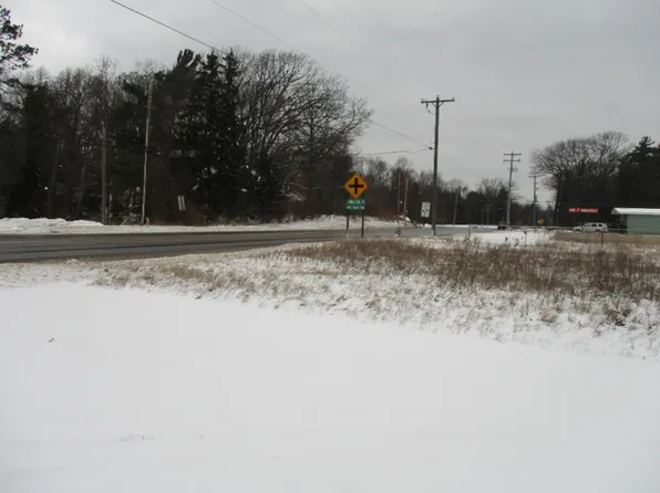 4524 N Jebavy Dr, Ludington, MI 49431