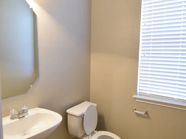 2203 Ryan Dr — Photo 24