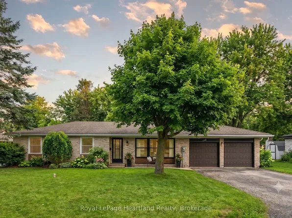 156 John St N, Minto, ON N0G 1Z0
