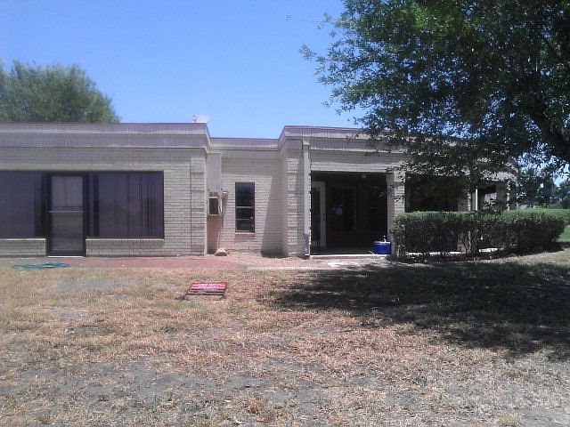 2nd image of 2821 Charlotte Dr