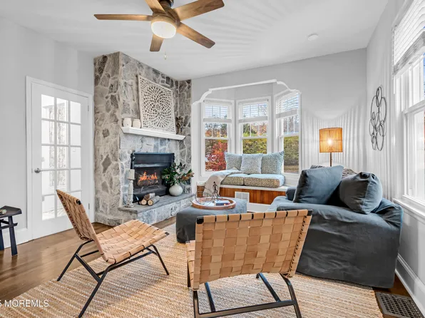 18 Middletown Avenue, Atlantic Highlands, NJ 07716