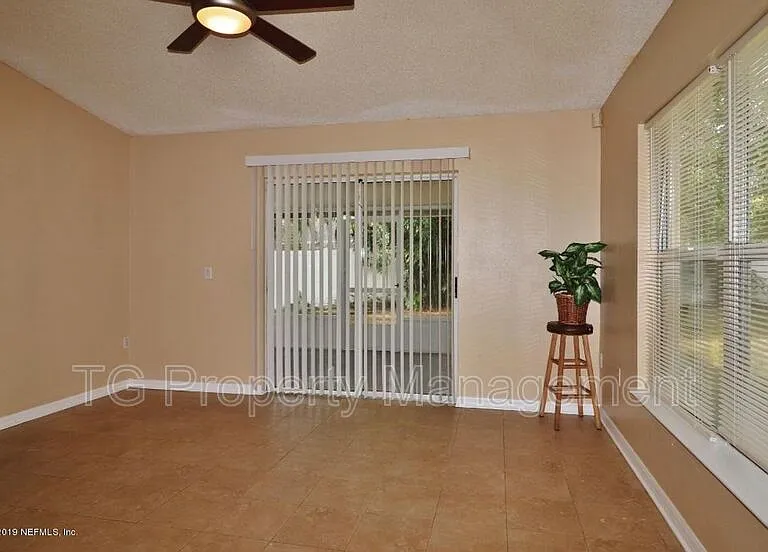 11034 Englenook Dr — Photo 12