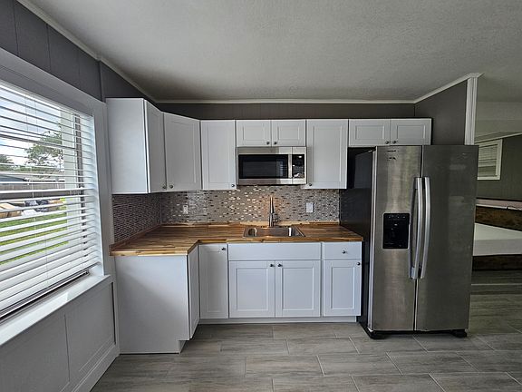 5th image of 2814 Bonneville Dr #2