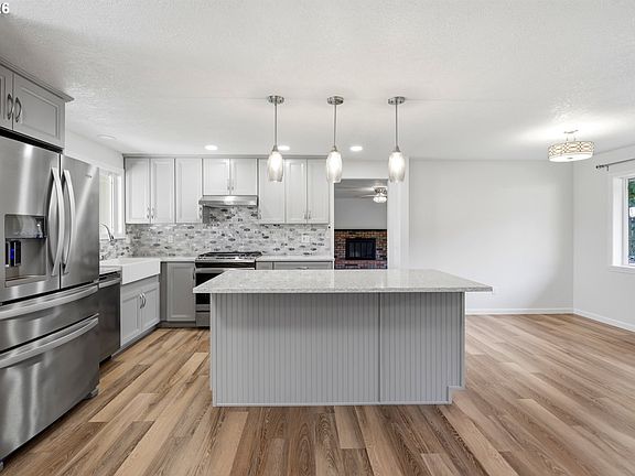 4th image of 20350 SW Celebrity Ct