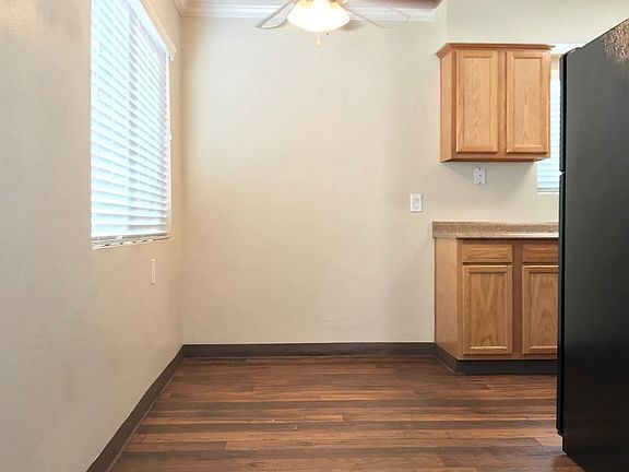 3rd image of 4418 Bond St #8301801