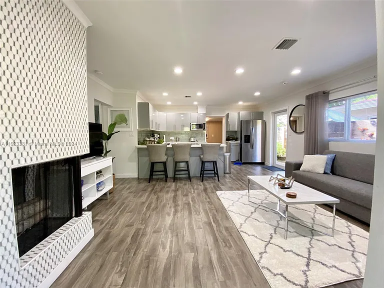 1119 NW 7th Ave — Photo 14