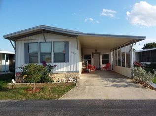 678 Lake Henry Ln, Winter Haven, FL 33881