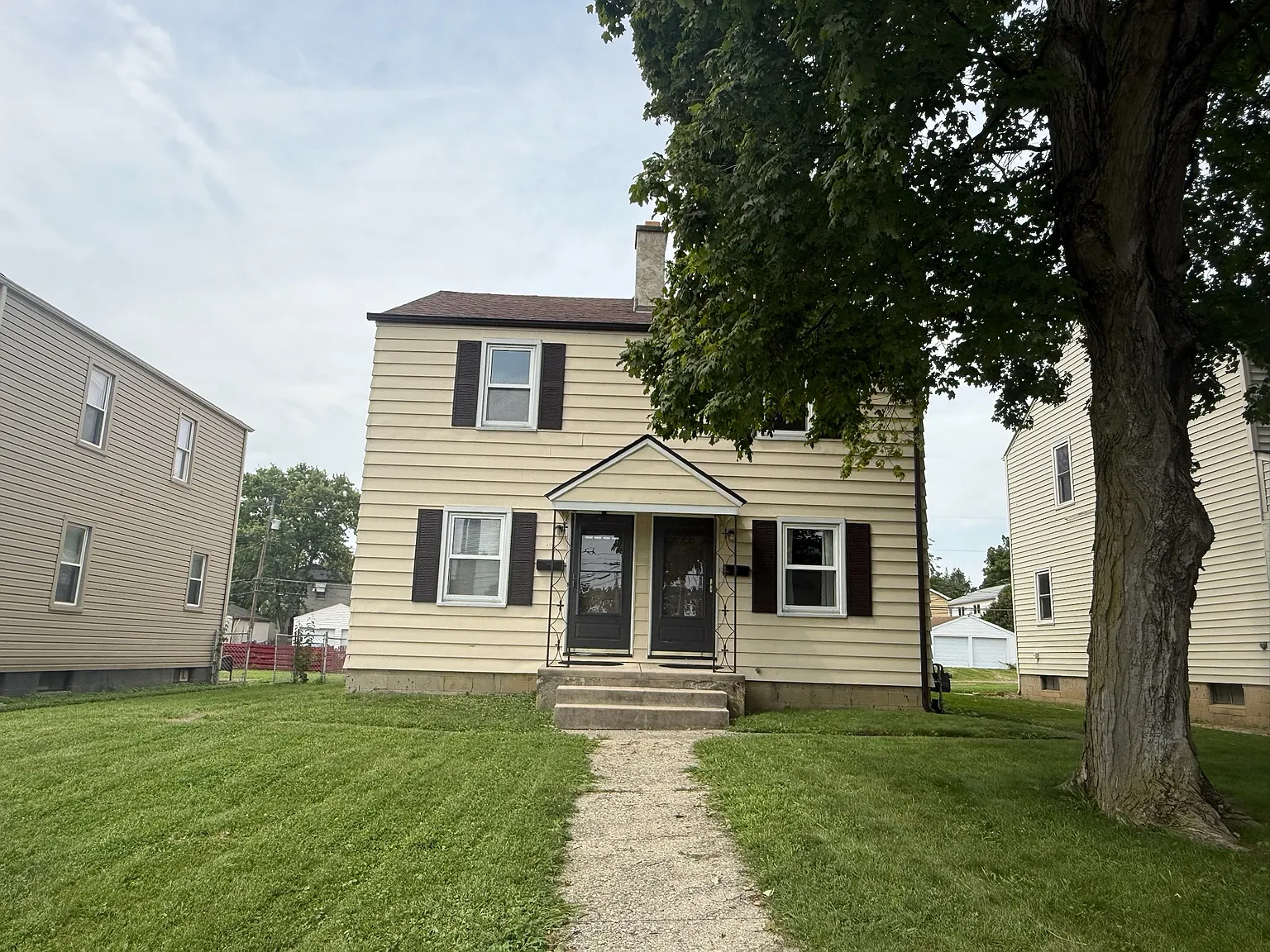 2 bed, $1,200 — Photo 1