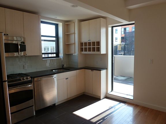 4th image of 2101 Fredrick Douglass Blvd Unit Ph9a