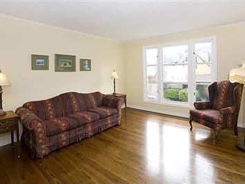 5th image of 19 Mizpah St