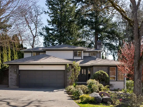 1045 Valewood Trl, Saanich, BC V8X 5G7