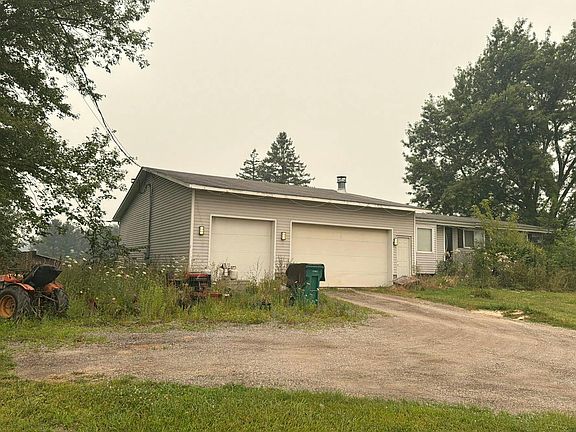 3rd image of 16910 Hosmer Rd