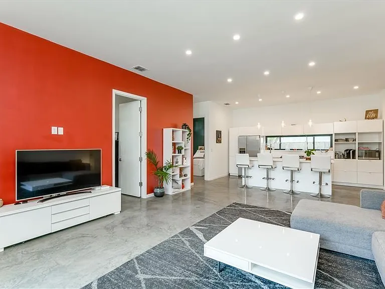 1401 Alegria Rd #B — Photo 3