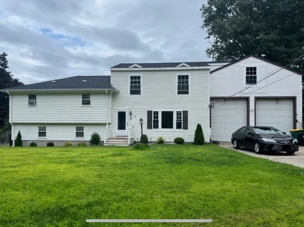 87 Westfield Dr, North Attleboro, MA 02760