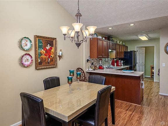 3rd image of 5022 Twin Lakes Cir