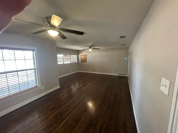 3273 Scruggs Park Dr, Richland Hills, TX 76118