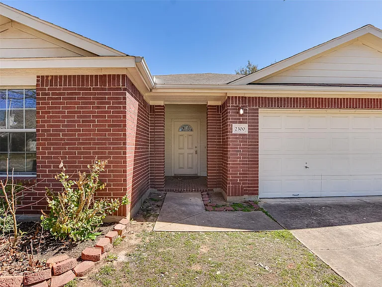 2300 Amy Lynn Ln — Photo 2