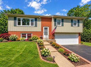 3411 Ridge Rd, Island Lake, IL 60042