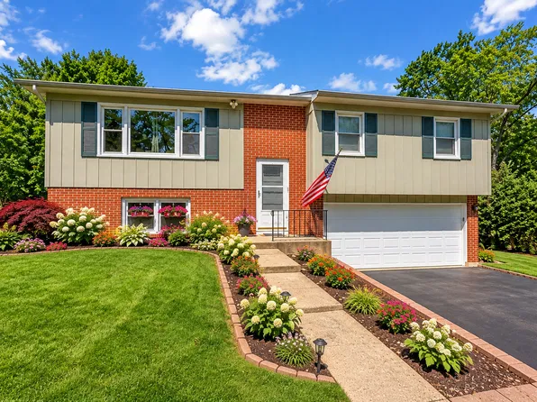 3411 Ridge Rd, Island Lake, IL 60042