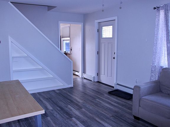 3rd image of 34 Sowams Dr