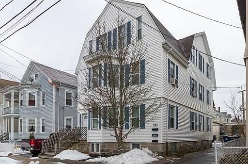 3rd image of 285 Earle St