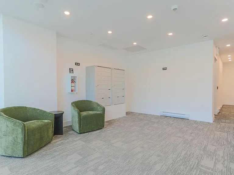 17783 56a Ave #411 — Photo 24