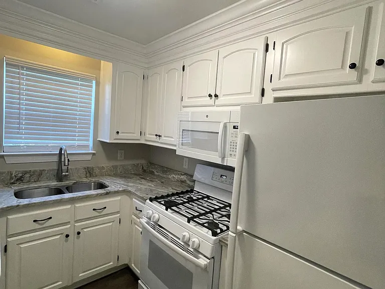 383 Springview Ln — Photo 9