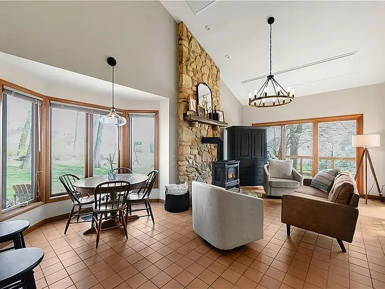 5218 Foxcroft Dr — Photo 9