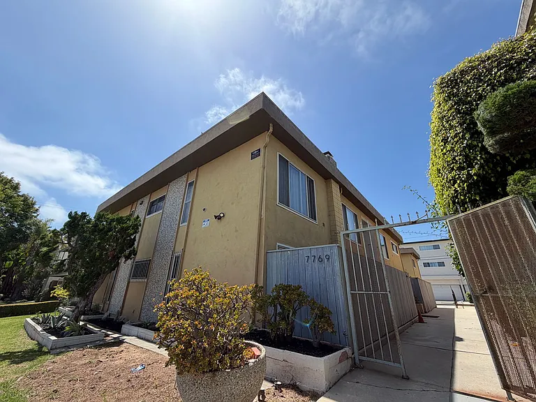 s7769 — Photo 2