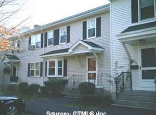 8 Castle Meadow Dr, Pawcatuck, CT 06379