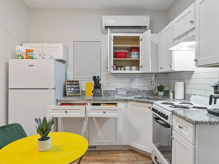 987 Dimmock St SW #3 — Photo 7