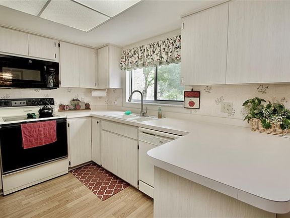5th image of 2296 Monaco Ln APT 2
