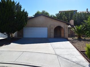 17860 Starboard Ln, Victorville, CA 92395