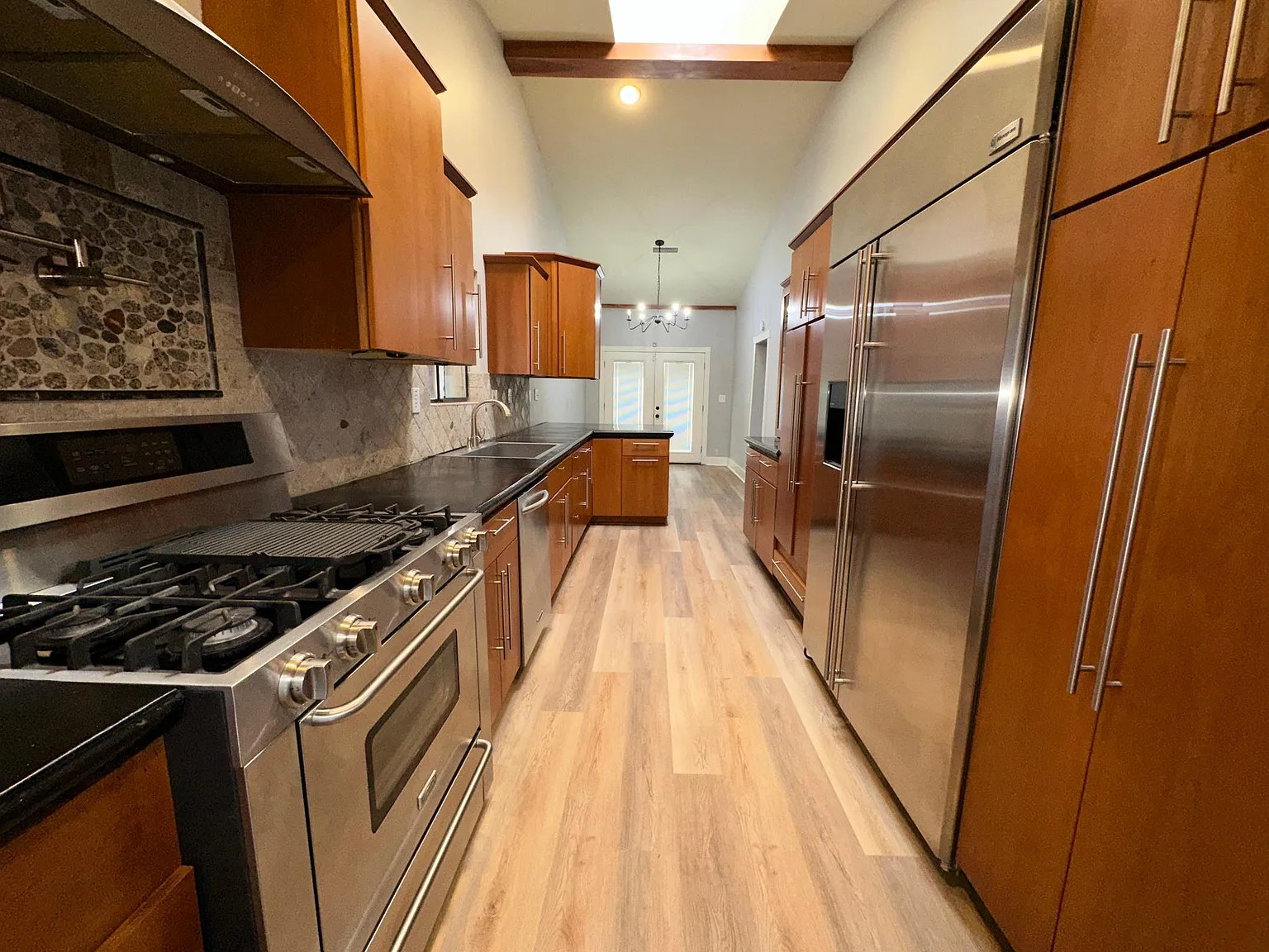240 W 1st Ave — Photo 3