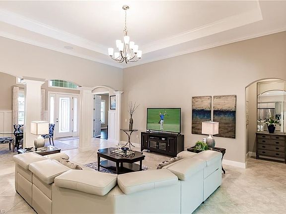 3rd image of 10532 Azzurra Dr