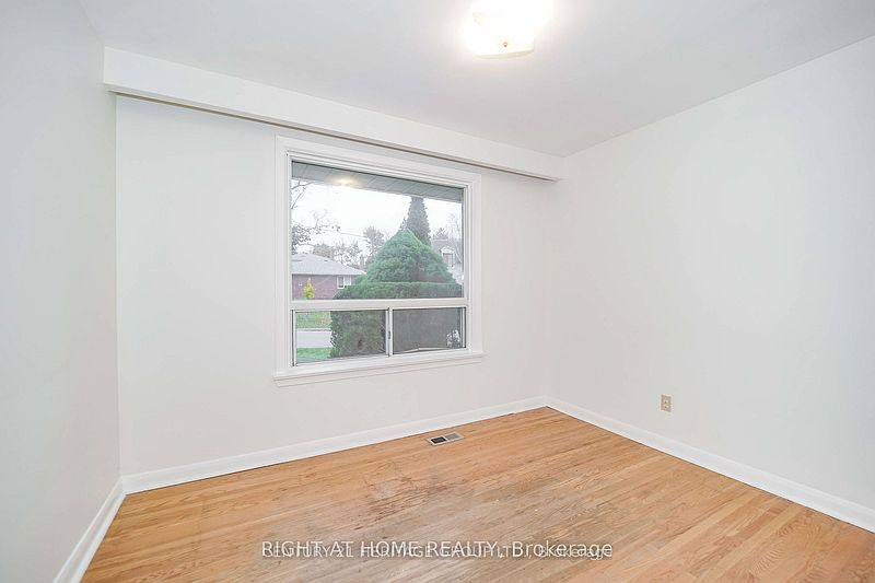 Toronto House for rent - 4 Bedrooms — photo 12