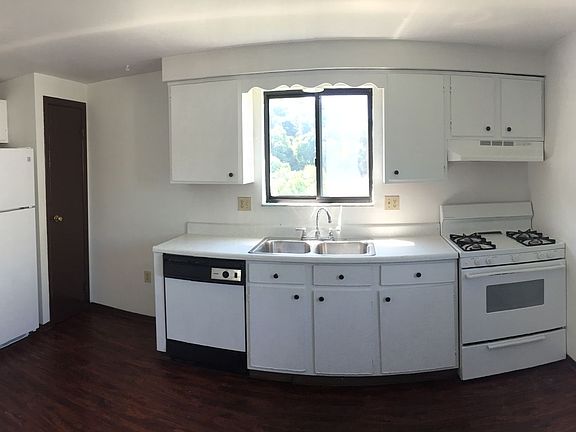 2nd image of 202 Park St