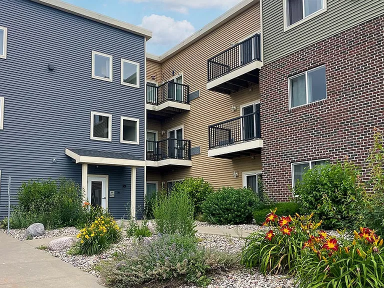 Rock Avenue Apartments — Photo 1
