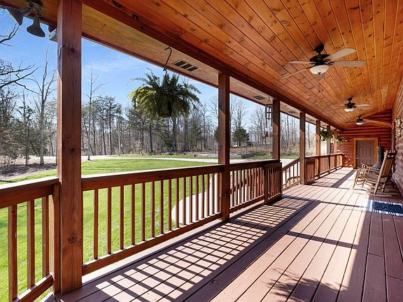 3rd image of 1038 Peery Cir