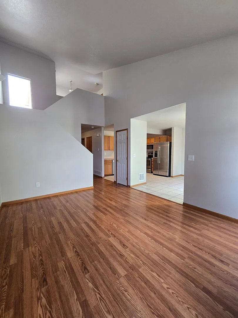 Great Townhome in Windsor — Photo 3