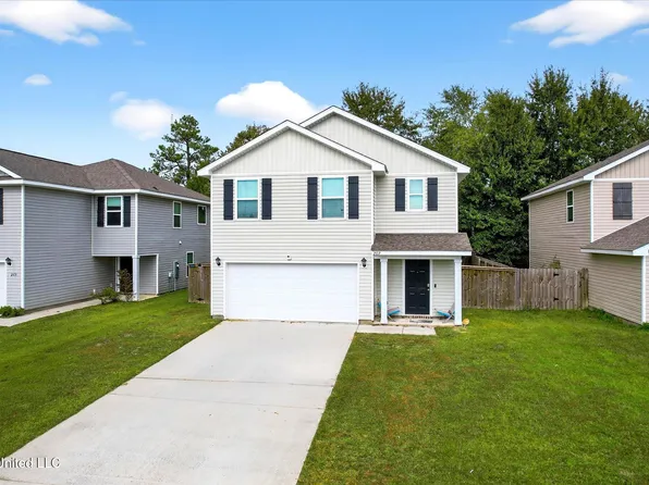 2117 Toulouse St, Ocean Springs, MS 39564